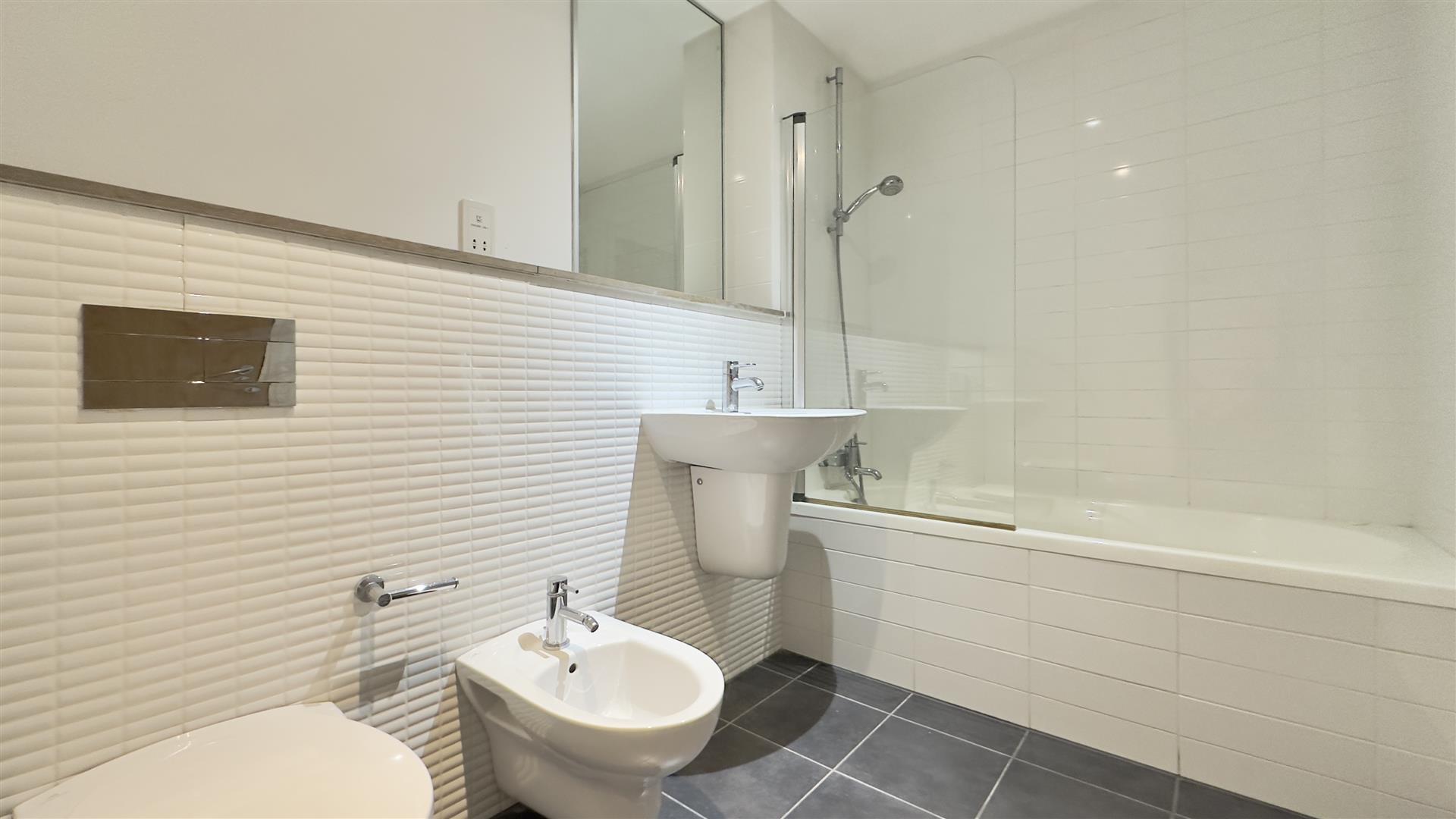 Image of Apartment - 2 Bedrooms - 2 Bathrooms for Sale in Kings Wharf-Gibraltar, Image 9